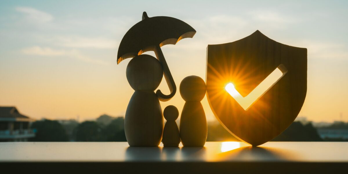 umbrella icon and family underneath